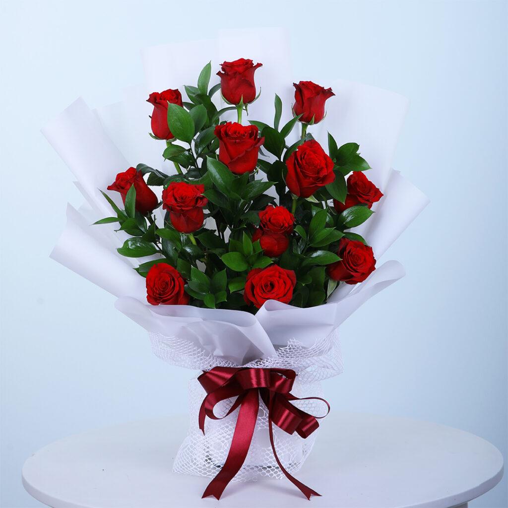 12 Red Roses Gift Love Bouquet